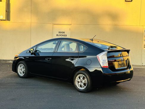 Used 2010 Toyota Prius FWD image 5
