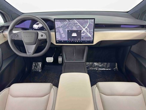 Used 2022 Tesla Model X Plaid image 12