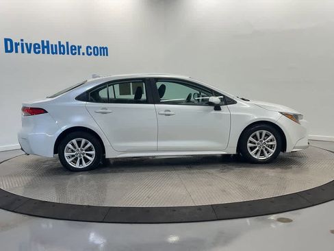 Used 2024 Toyota Corolla LE w/ LE Convenience Package image 3