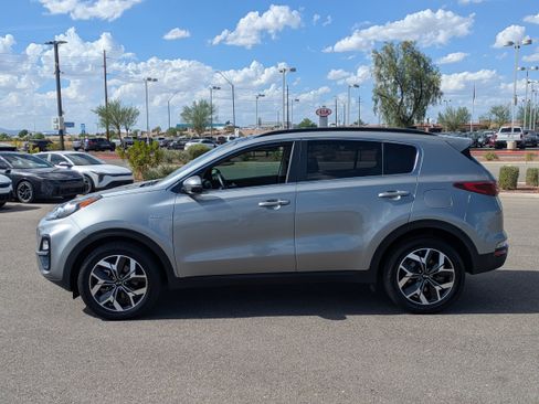 Used 2020 Kia Sportage EX w/ Option Group 15 AWD/4WD image 2