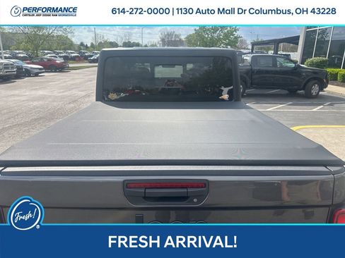 Used 2024 Jeep Gladiator Sport image 6
