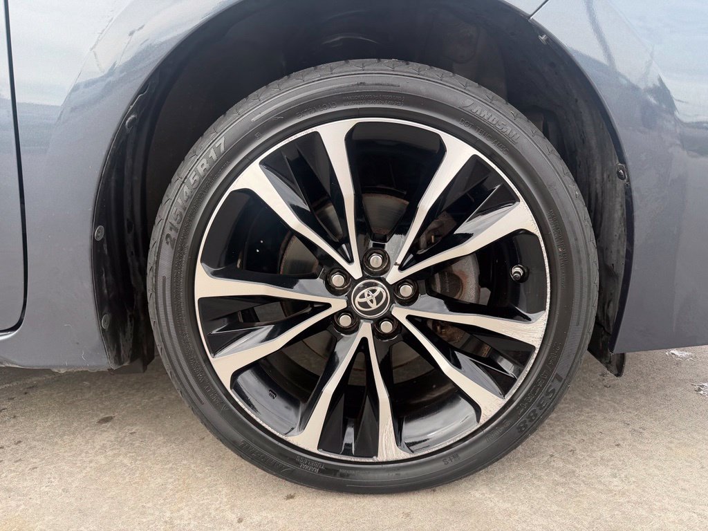 Used 2018 Toyota Corolla SE FWD image 31
