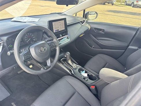 Used 2024 Toyota Corolla LE image 29