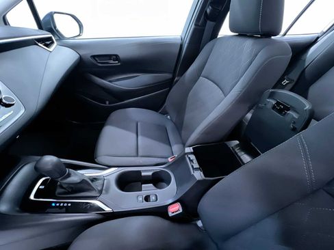 Used 2025 Toyota Corolla LE FWD image 28