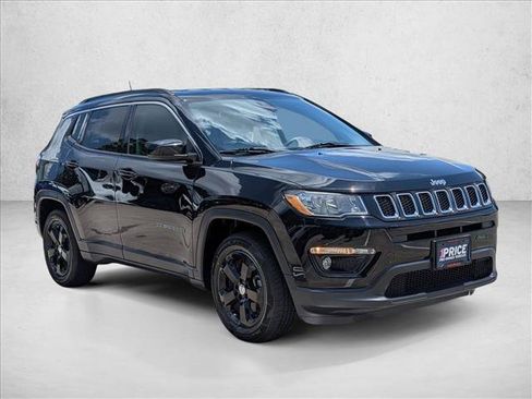 Used 2021 Jeep Compass Latitude w/ Convenience Group FWD image 3