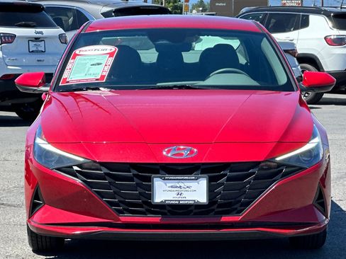 Certified 2023 Hyundai Elantra SE FWD image 9