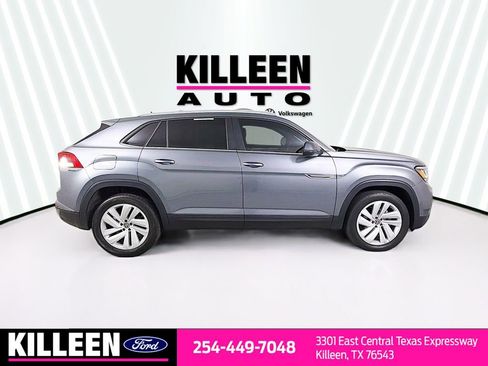 Used 2021 Volkswagen Atlas Cross Sport SE image 9