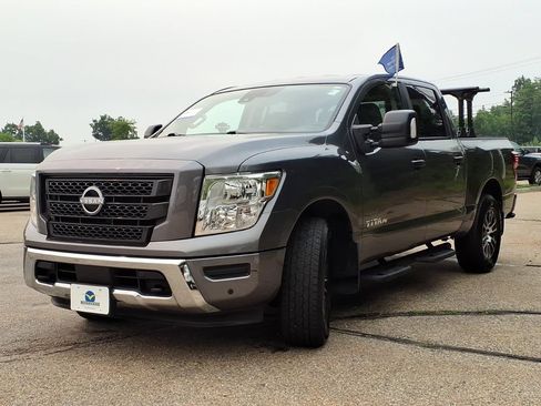 Used 2023 Nissan Titan SV w/ SV Convenience Package AWD/4WD image 7
