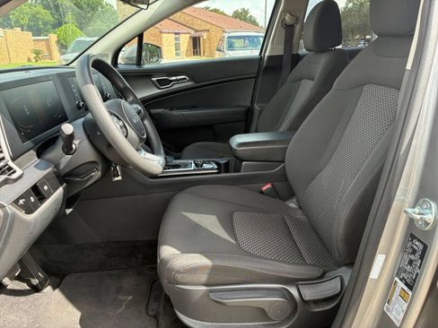 Used 2024 Kia Sportage LX FWD image 21