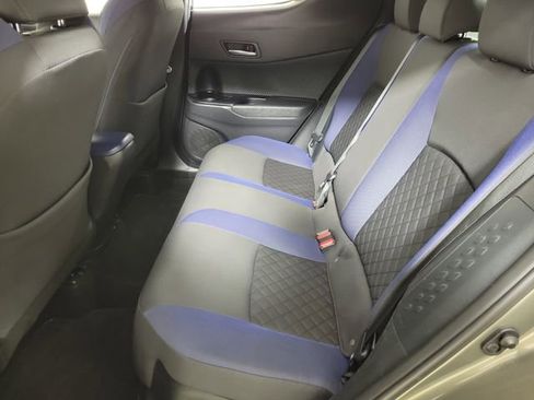 Used 2021 Toyota C-HR XLE FWD image 12