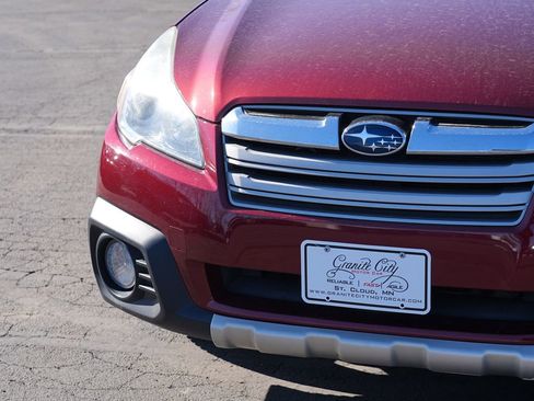Used 2014 Subaru Outback 2.5i Limited w/ Moonroof Package AWD/4WD image 9