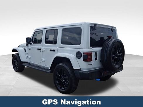 Used 2024 Jeep Wrangler Unlimited Sahara w/ Technology Group AWD/4WD image 5