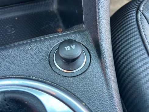 Used 2012 Volkswagen Beetle 2.5 FWD image 32