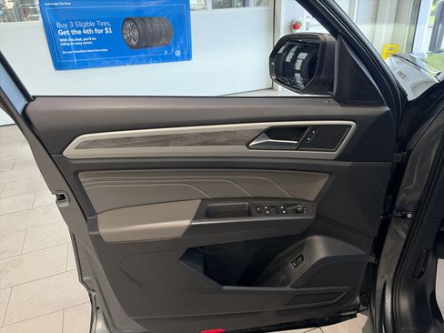 Used 2023 Volkswagen Atlas Cross Sport SE w/ Panoramic Sunroof Package AWD/4WD image 15