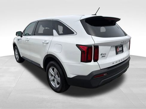 Used 2022 Kia Sorento LX AWD/4WD image 5