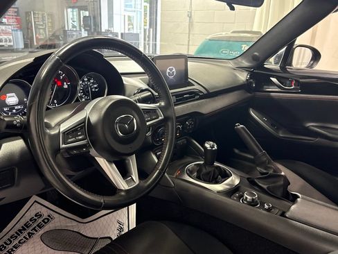Used 2019 MAZDA MX-5 Miata RF Club RWD image 13