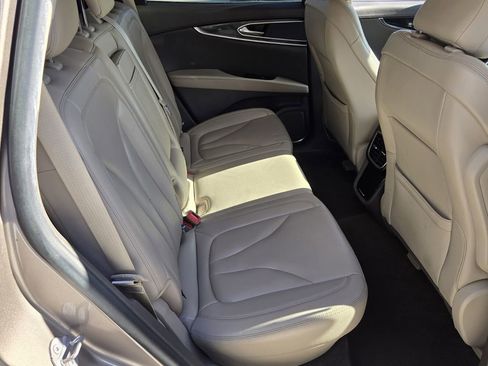 Used 2021 Lincoln Nautilus FWD image 13