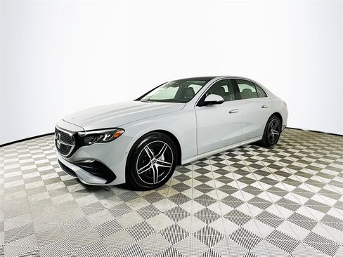 Used 2025 Mercedes-Benz E 350 Sedan image 3