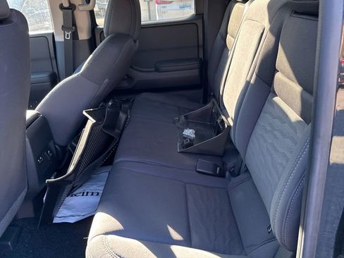 Used 2024 Nissan Frontier SV w/ SV Convenience Package image 11