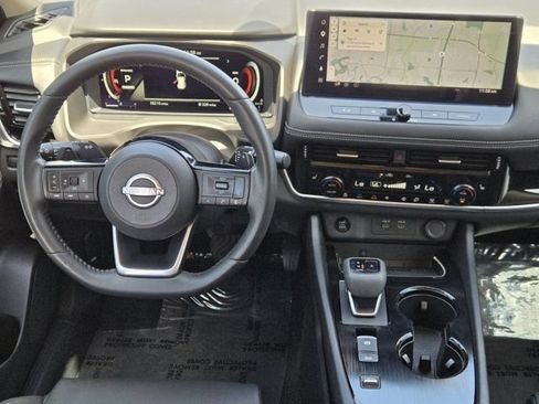 Used 2024 Nissan Rogue SL w/ SL Premium Package FWD image 28