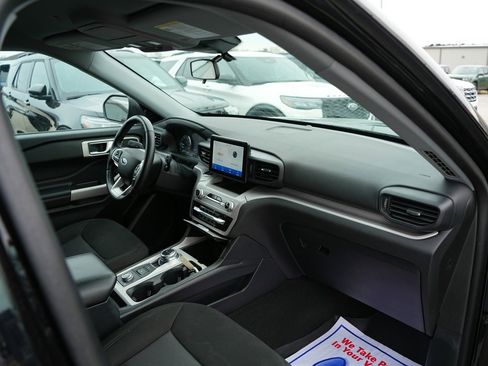 Used 2023 Ford Explorer XLT image 21
