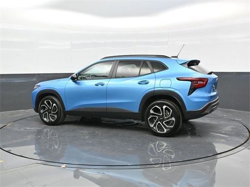 Certified 2025 Chevrolet Trax RS w/ Sunroof Package image 4