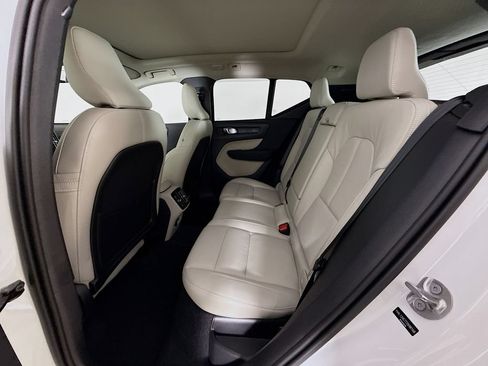 Certified 2026 Volvo XC40 B5 Plus w/ Protection Package Premier AWD/4WD image 24