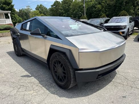 Used 2024 Tesla Cybertruck AWD Crew Cab image 2