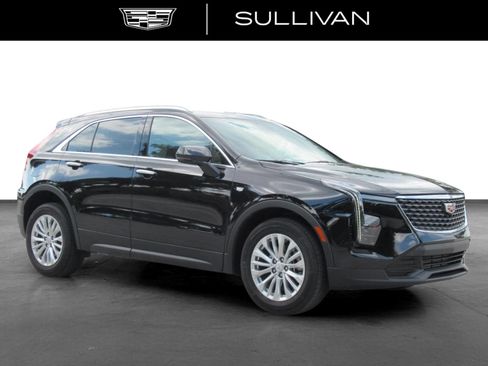 Certified 2024 Cadillac XT4 Luxury w/ Cold Weather Package FWD image 1