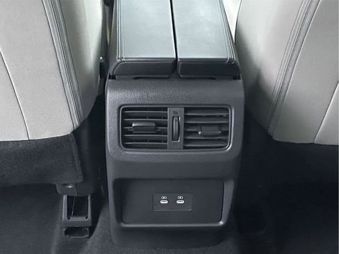 Used 2025 Nissan Rogue SV image 18