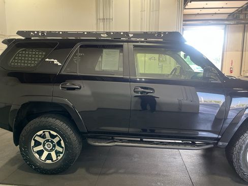 Used 2022 Toyota 4Runner TRD Off-Road AWD/4WD image 5