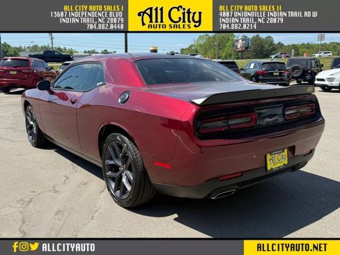 Used 2020 Dodge Challenger SXT w/ Blacktop Package RWD image 5