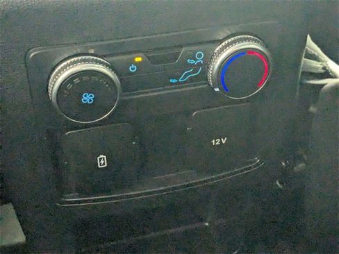 Used 2021 Ford Explorer XLT w/ Equipment Group 202A image 27