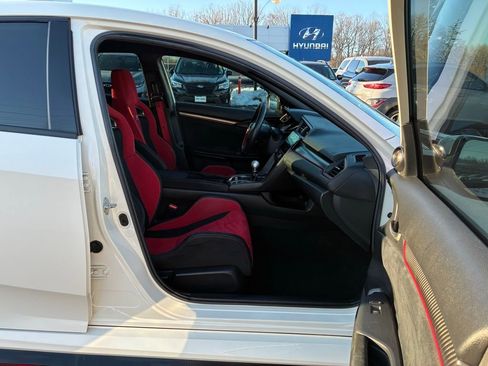 Used 2018 Honda Civic Type R image 21