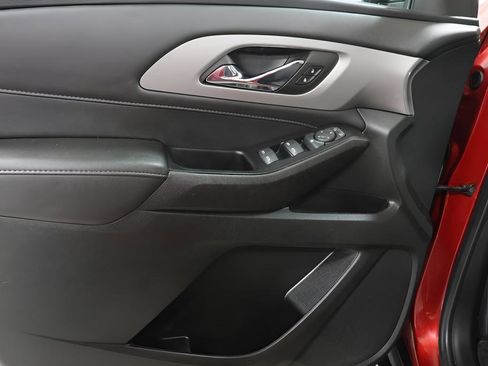 Used 2023 Chevrolet Traverse LT image 21