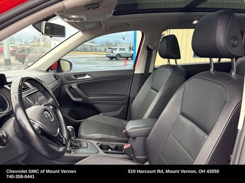 Used 2019 Volkswagen Tiguan SE w/ Panoramic Sunroof Package image 11