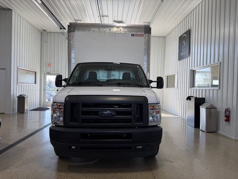 Used 2021 Ford E-450 and Econoline 450 Super Duty w/ Power Windows & Locks Group image 7