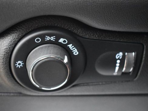 Used 2025 Dodge Durango GT image 30