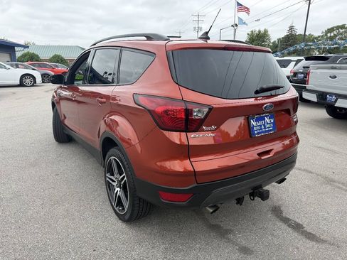 Used 2019 Ford Escape SEL w/ SEL Sport Appearance Package AWD/4WD image 5