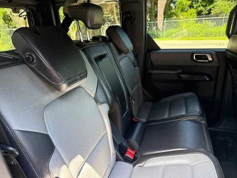 Used 2024 Ford Bronco Everglades AWD/4WD image 14