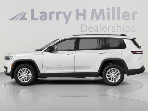 Used 2023 Jeep Grand Cherokee L Laredo AWD/4WD image 3