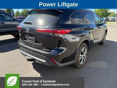 Used 2023 Toyota Highlander XLE AWD/4WD image 7