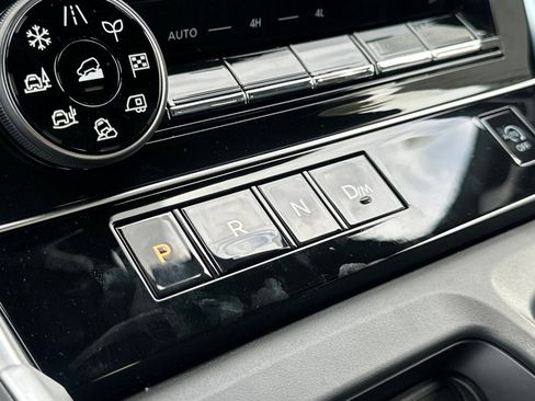 New 2026 Nissan Armada SL w/ Captain's Chari Seat Package image 19