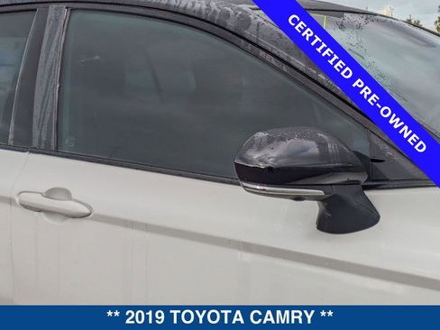 Used 2019 Toyota Camry XSE image 10
