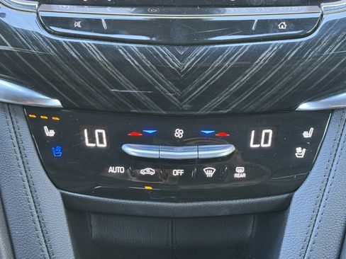 Used 2025 Cadillac XT6 Premium Luxury image 48