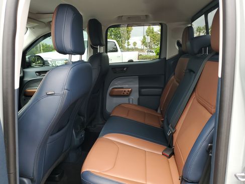 Used 2022 Ford Maverick Lariat w/ Lariat Luxury Package image 12