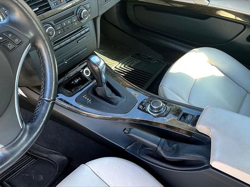 Used 2013 BMW 328i Convertible image 11