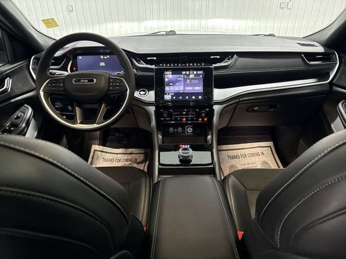 Used 2025 Jeep Grand Cherokee L Altitude RWD image 21