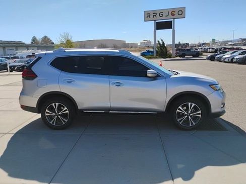 Used 2017 Nissan Rogue SL image 4