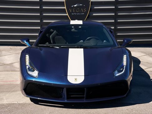 Used 2018 Ferrari 488 GTB Base image 9